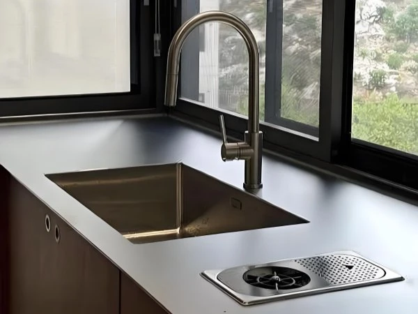 Kitchen & Commercial Catering Equipment Kitchen & Commercial Catering Equipment